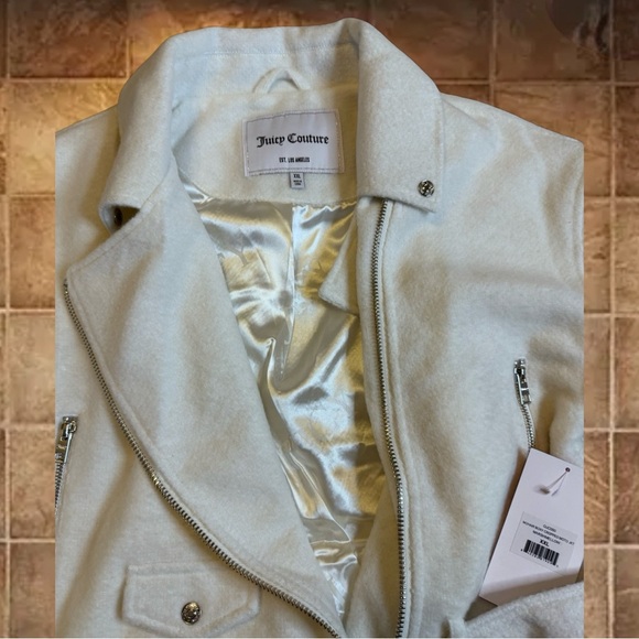 Juicy Couture Mohair Boxy Moto Jacket
Marshmellow White XXL NWT - Picture 4 of 7